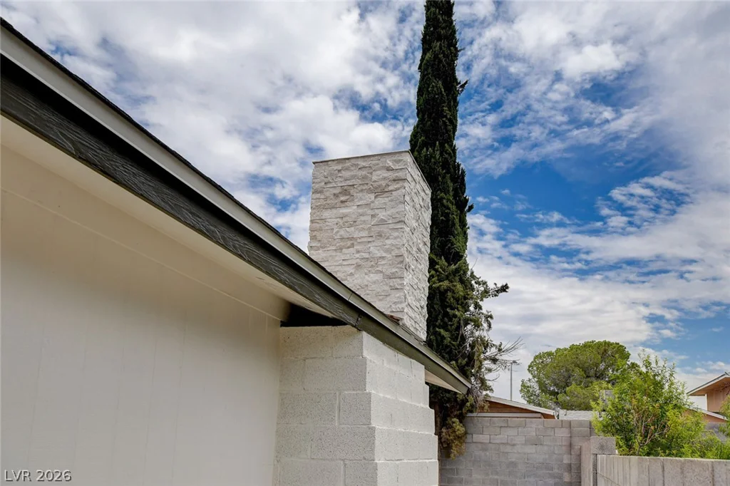 717 Palmhurst, Las Vegas, NV 89145
