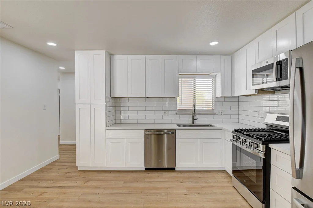 717 Palmhurst, Las Vegas, NV 89145