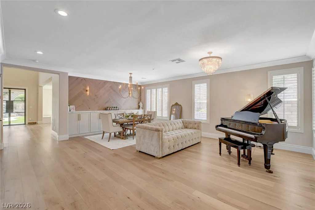 525 Cabrera, Las Vegas, NV 89138