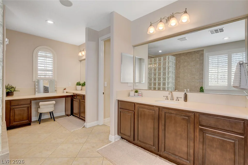 525 Cabrera, Las Vegas, NV 89138