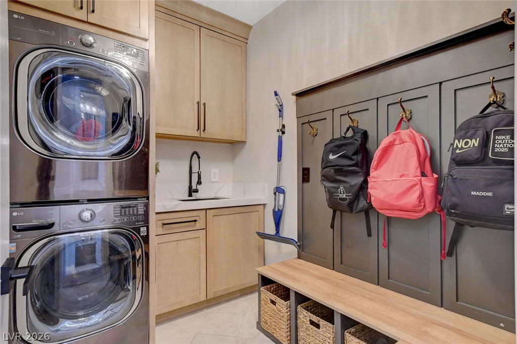 525 Cabrera, Las Vegas, NV 89138
