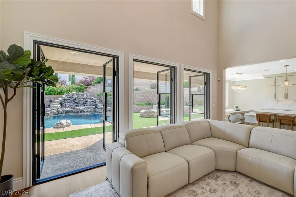 525 Cabrera, Las Vegas, NV 89138