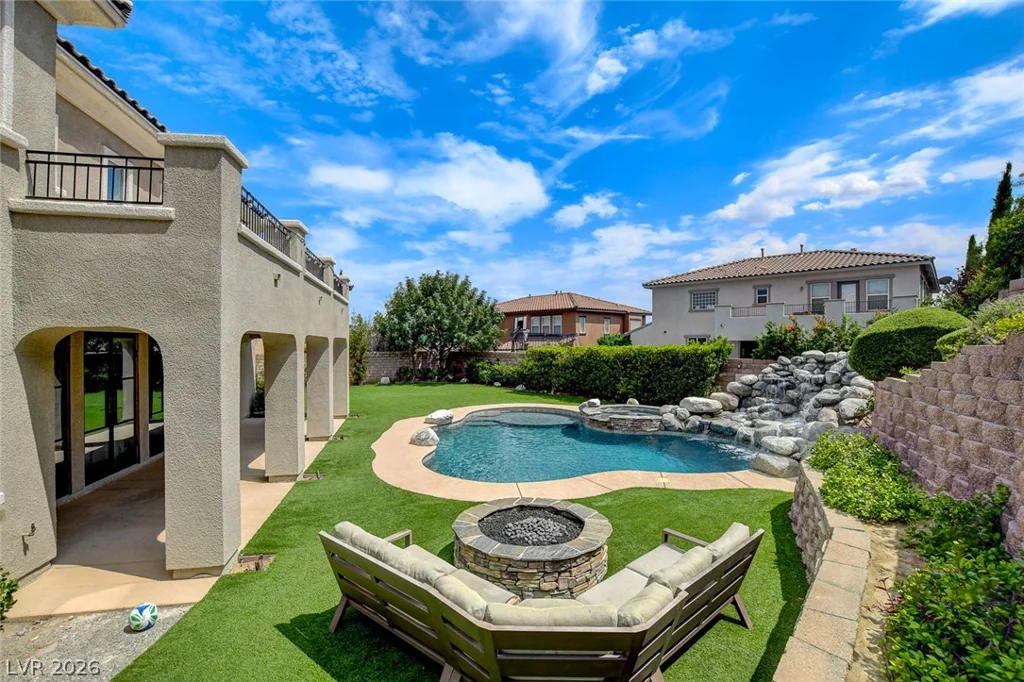 525 Cabrera, Las Vegas, NV 89138
