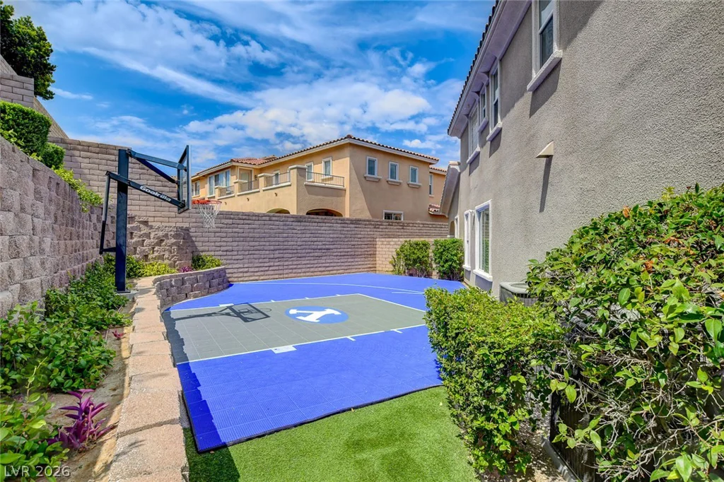 525 Cabrera, Las Vegas, NV 89138