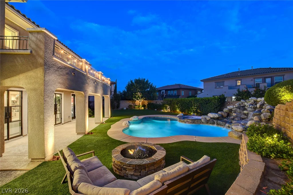 525 Cabrera, Las Vegas, NV 89138
