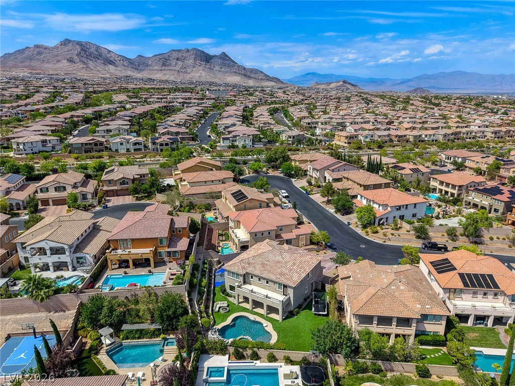 525 Cabrera, Las Vegas, NV 89138