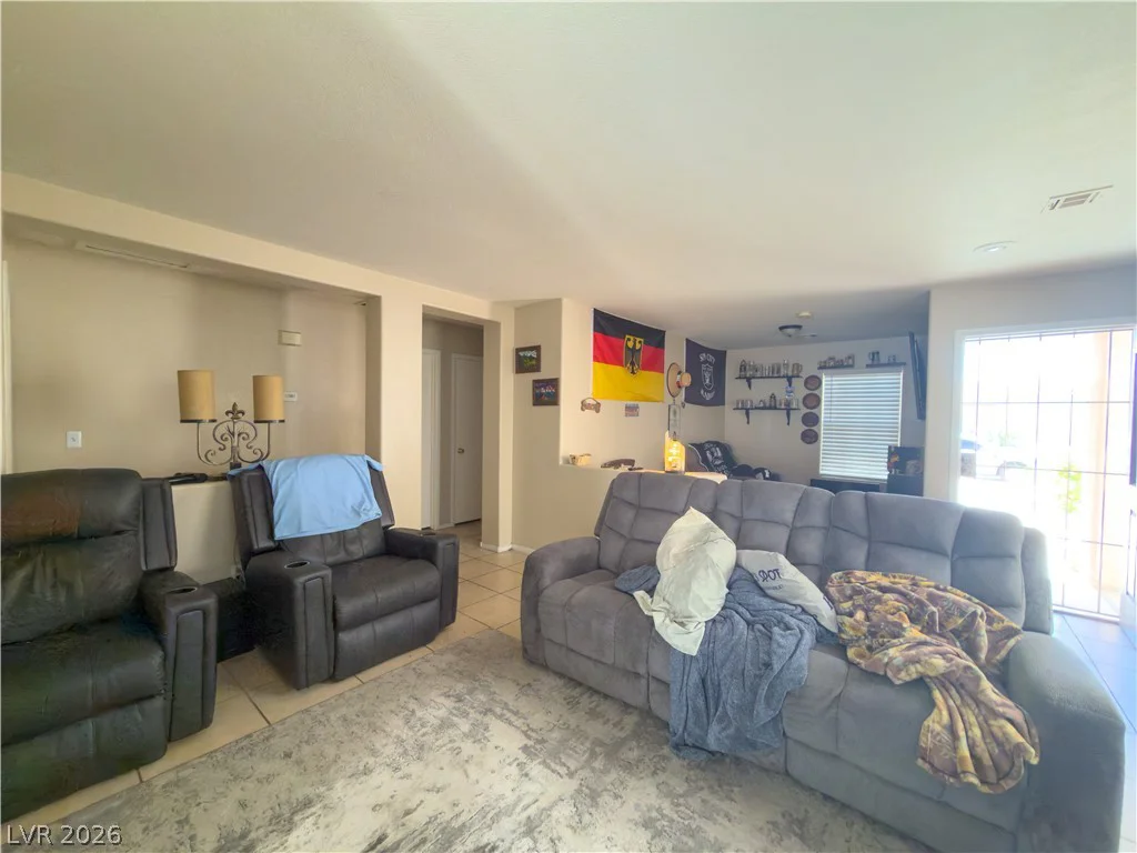 8616 Shady Pines, Las Vegas, NV 89143