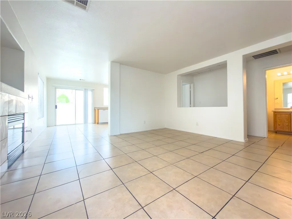8616 Shady Pines, Las Vegas, NV 89143