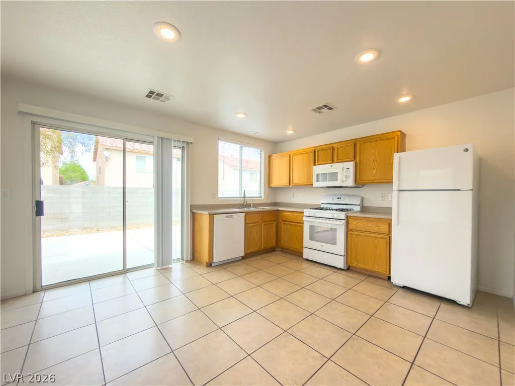 8616 Shady Pines, Las Vegas, NV 89143