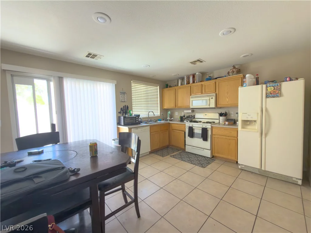 8616 Shady Pines, Las Vegas, NV 89143