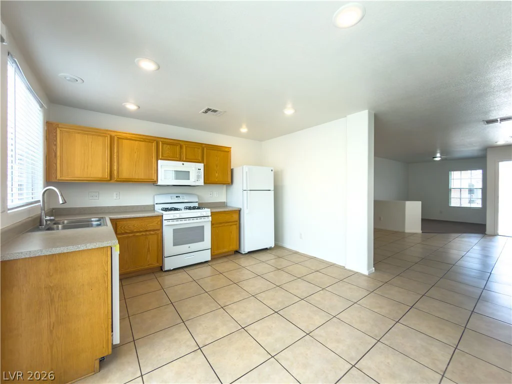 8616 Shady Pines, Las Vegas, NV 89143