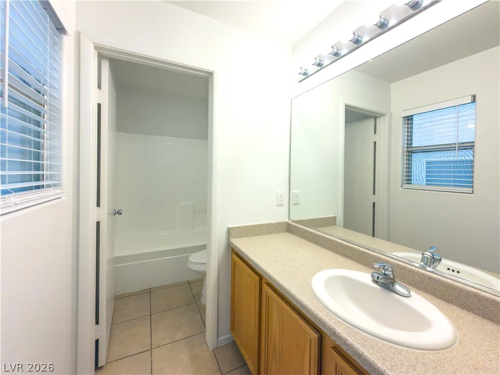 8616 Shady Pines, Las Vegas, NV 89143