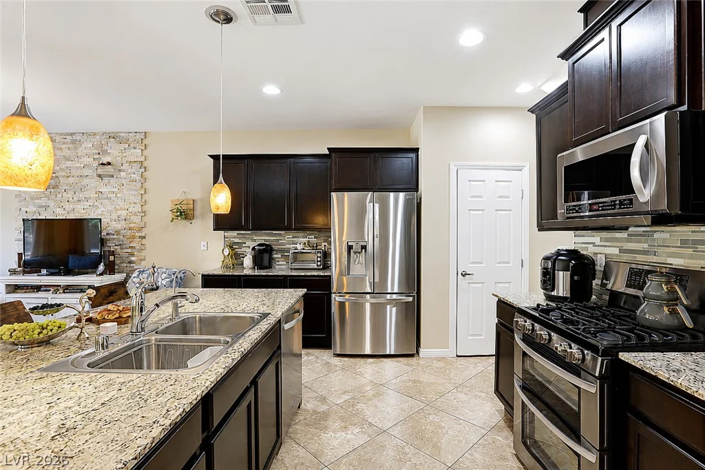 2815 Rough Green, Las Vegas, NV 89117
