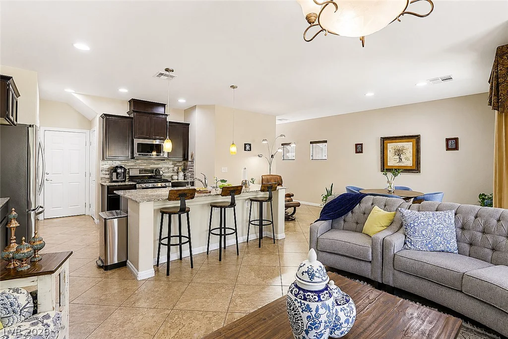 2815 Rough Green, Las Vegas, NV 89117