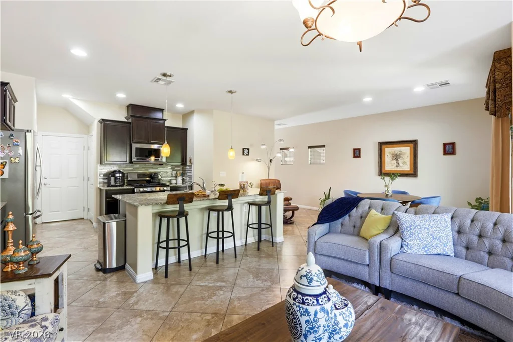 2815 Rough Green, Las Vegas, NV 89117