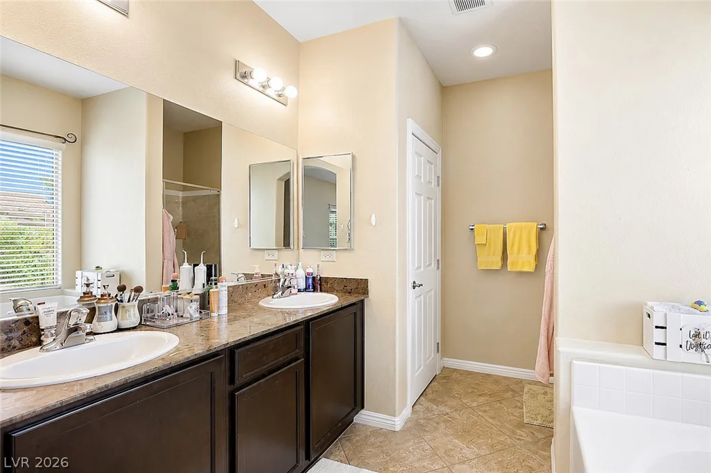 2815 Rough Green, Las Vegas, NV 89117