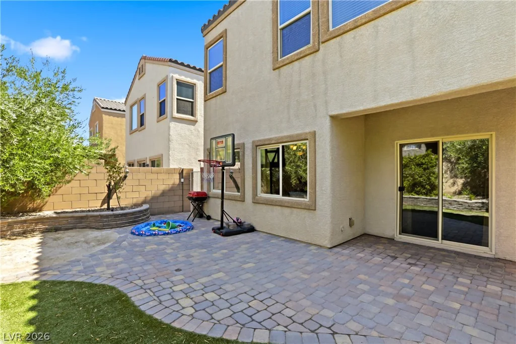 2815 Rough Green, Las Vegas, NV 89117