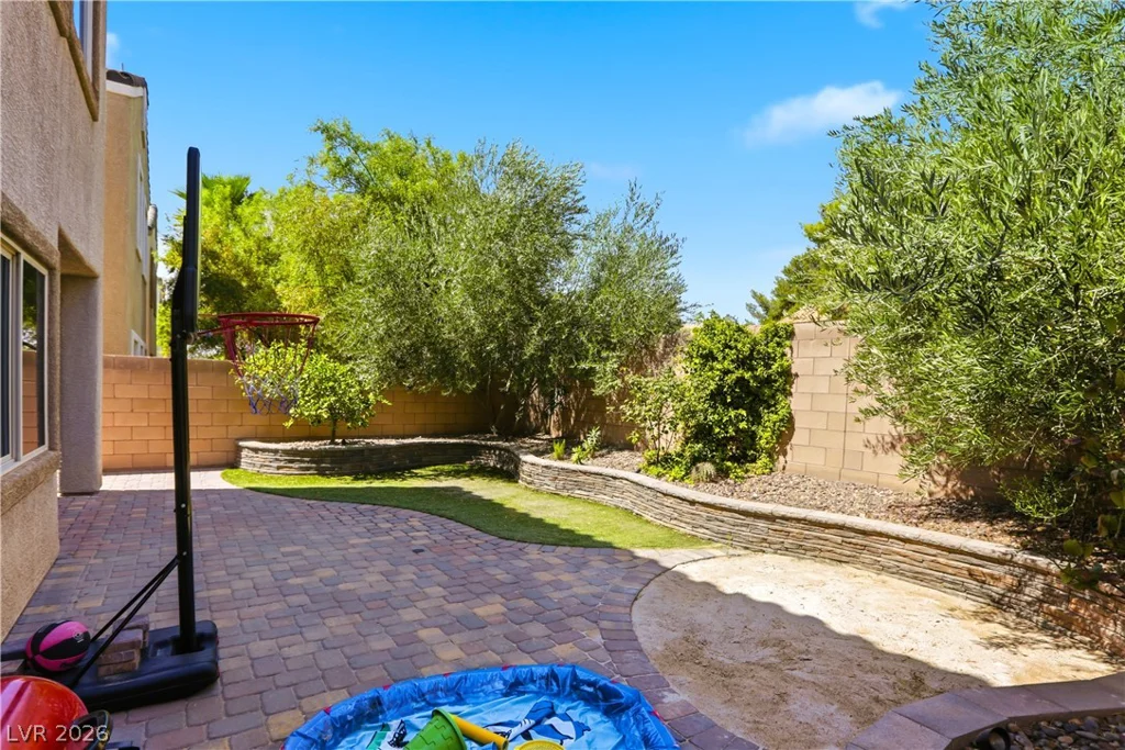 2815 Rough Green, Las Vegas, NV 89117