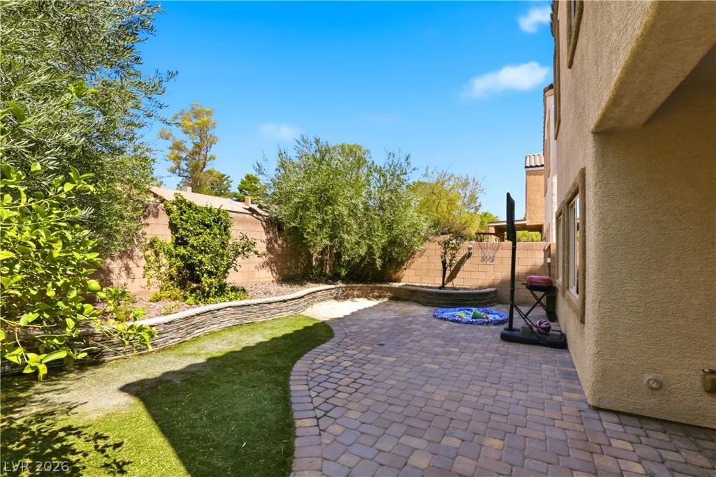 2815 Rough Green, Las Vegas, NV 89117