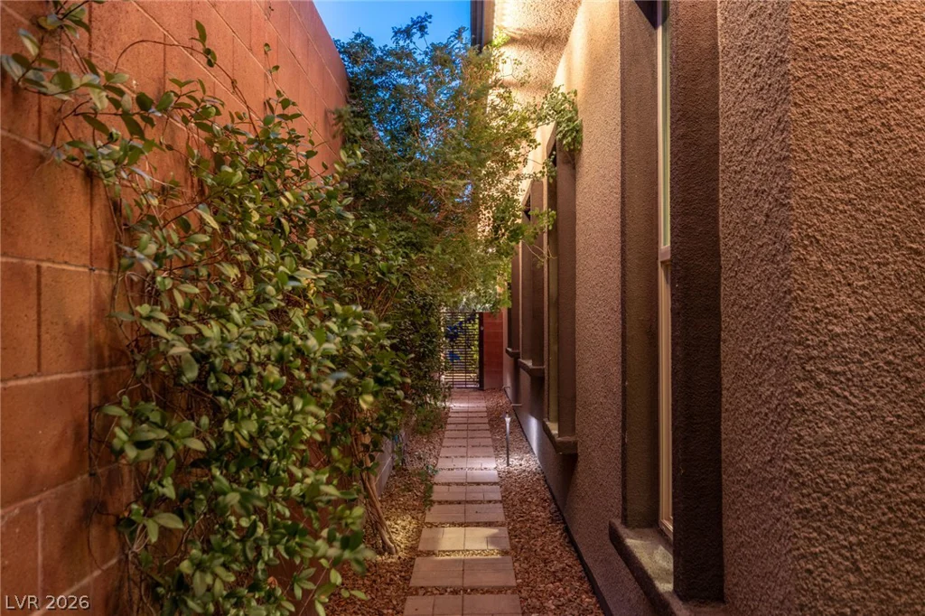 10167 Copper Edge, Las Vegas, NV 89148