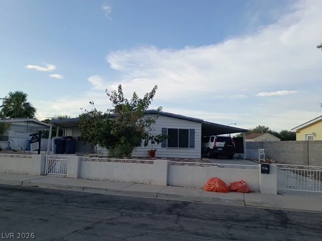 312 Sir Jeffery, Las Vegas, NV 89110