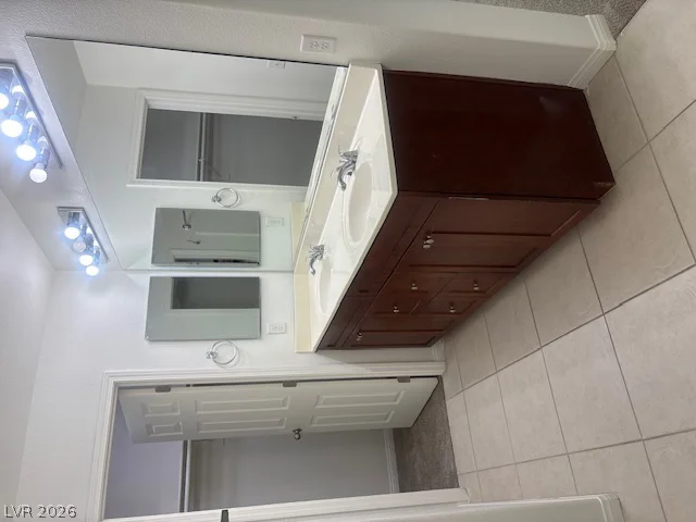 10635 Gale Wind, Las Vegas, NV 89129