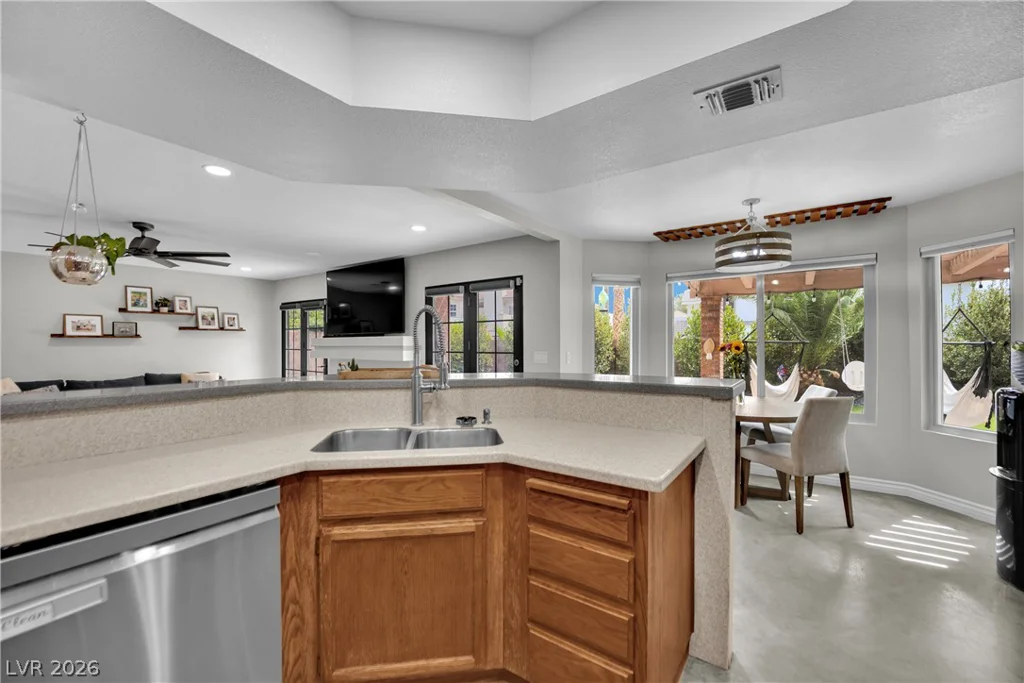 2936 Pleasant Lake, Las Vegas, NV 89117
