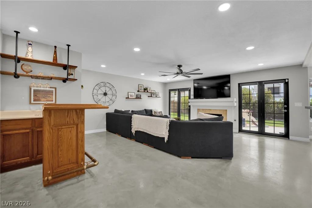 2936 Pleasant Lake, Las Vegas, NV 89117