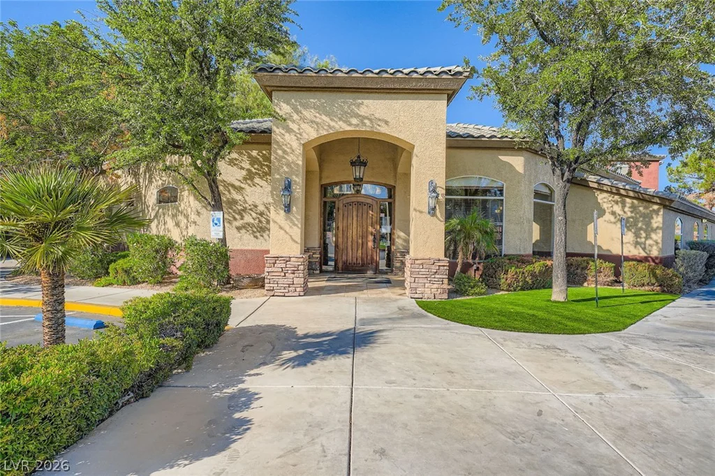 4400 Jones, Las Vegas, NV 89103