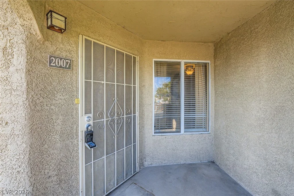 4400 Jones, Las Vegas, NV 89103