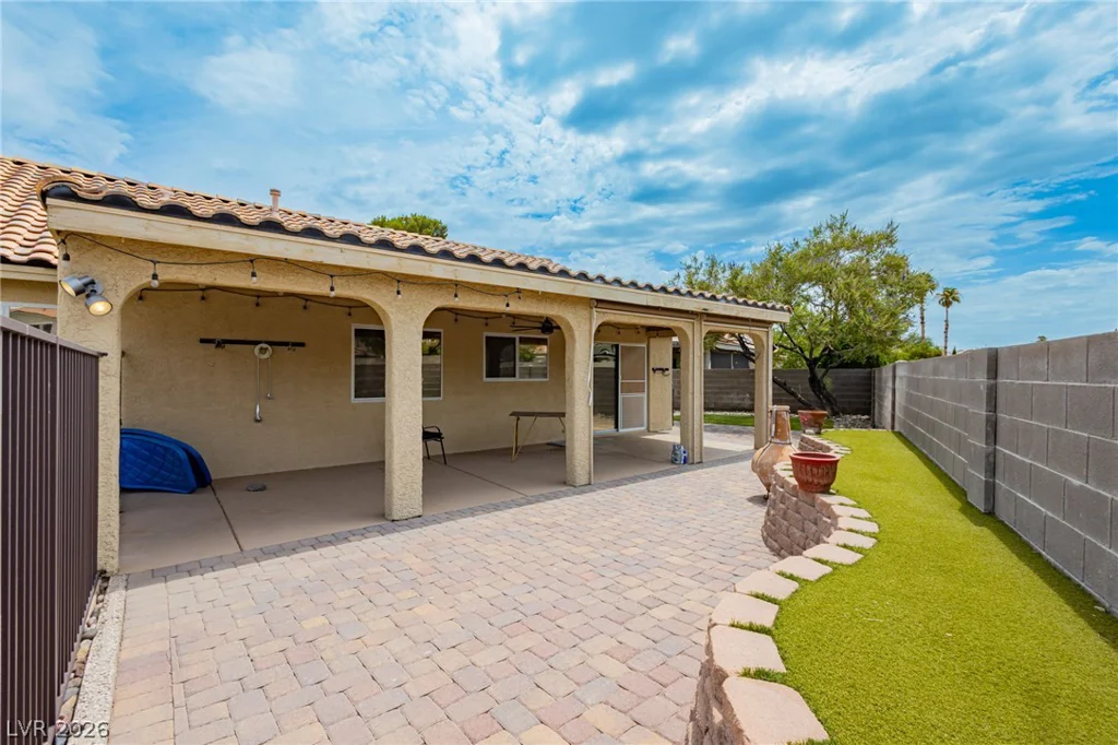 349 Perry Ellis, Henderson, NV 89014