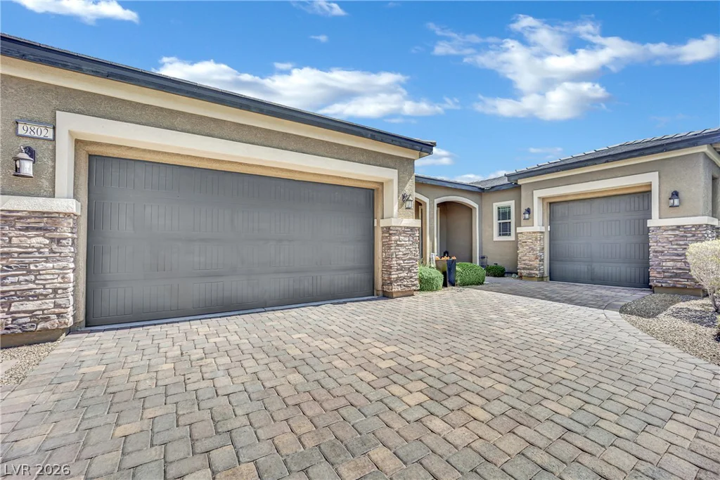 9802 Yellow Shadow, Las Vegas, NV 89149