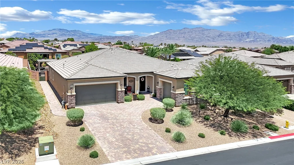 9802 Yellow Shadow, Las Vegas, NV 89149