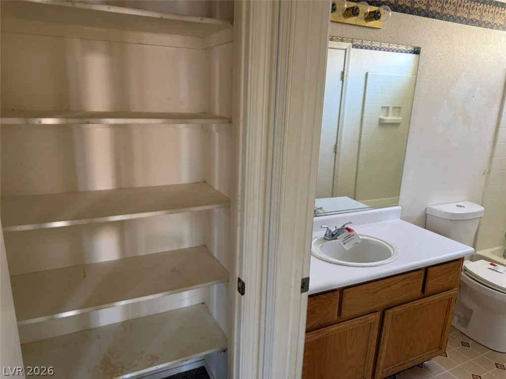 8450 Alta, Las Vegas, NV 89145