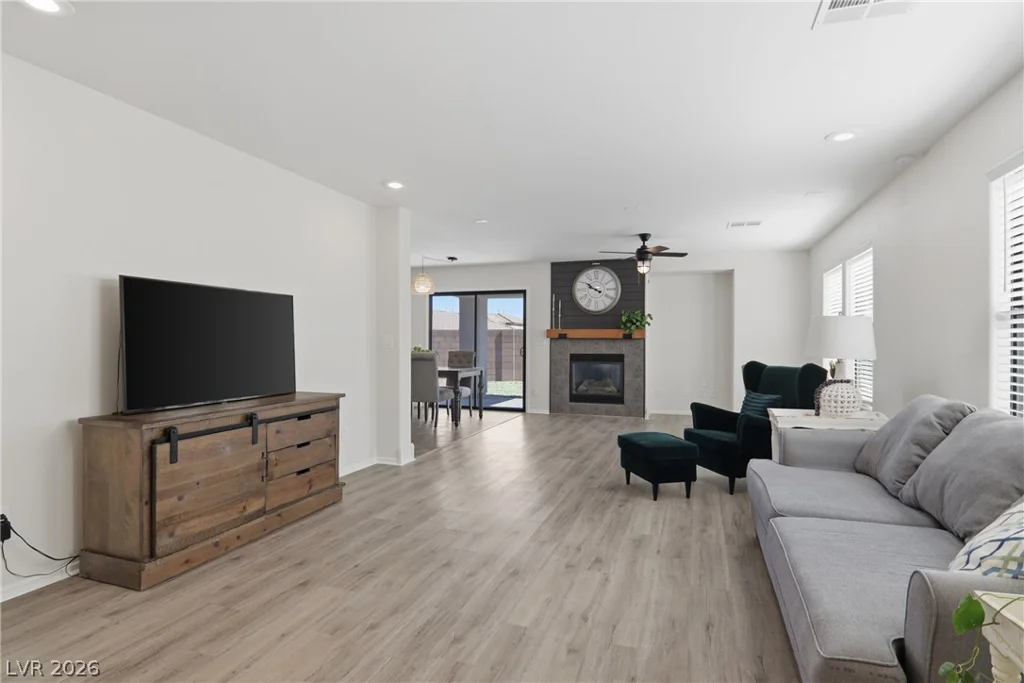 11830 Newport View, Las Vegas, NV 89183