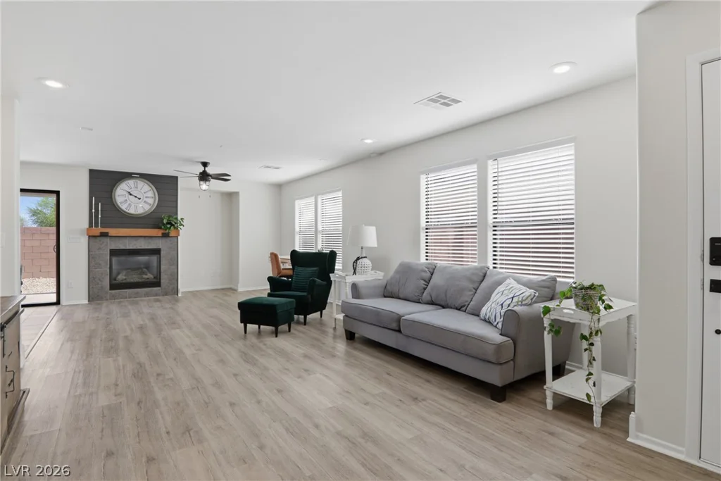 11830 Newport View, Las Vegas, NV 89183