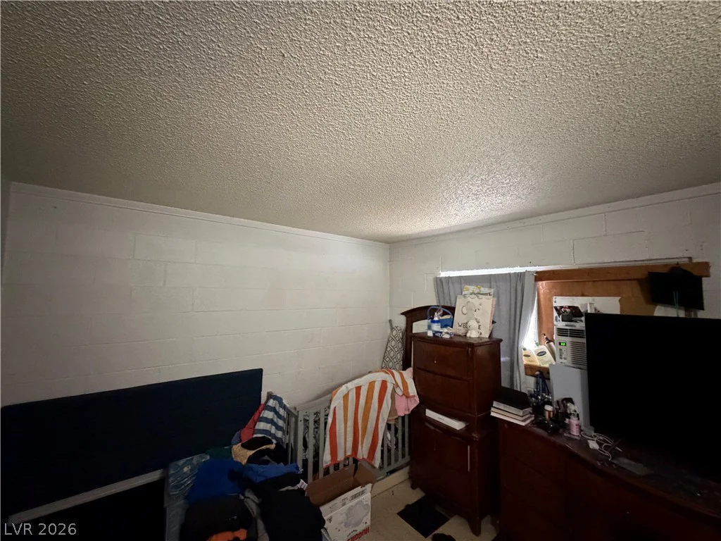 1913 Hart, North Las Vegas, NV 89032