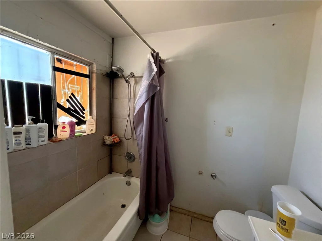 1913 Hart, North Las Vegas, NV 89032