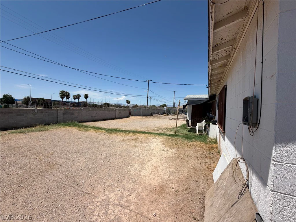 1913 Hart, North Las Vegas, NV 89032