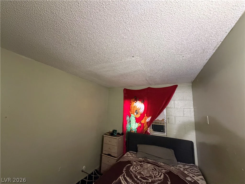 1913 Hart, North Las Vegas, NV 89032
