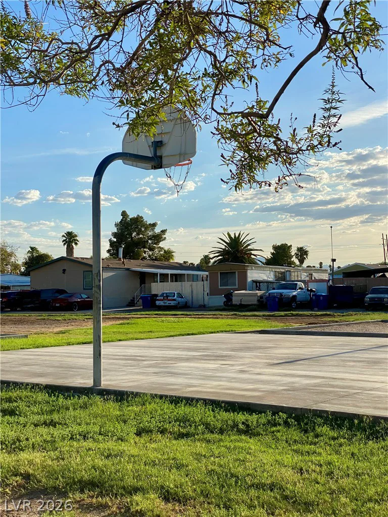 5621 Tahoe, Las Vegas, NV 89142