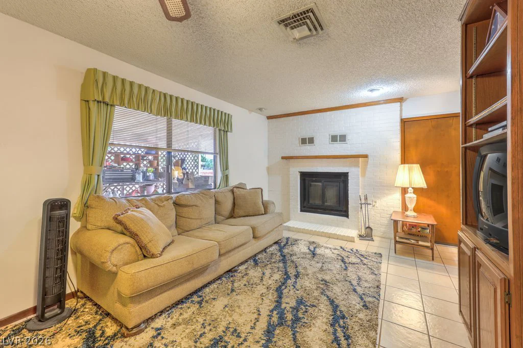 5499 Monroe, Las Vegas, NV 89110