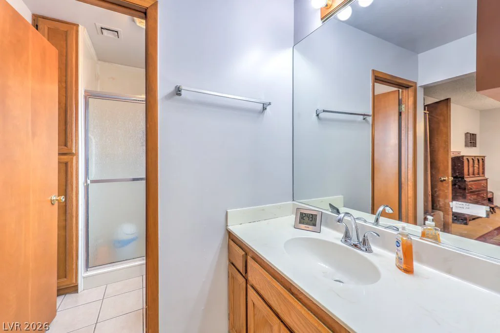 5499 Monroe, Las Vegas, NV 89110