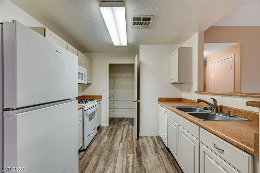 8250 GRAND CANYON, Las Vegas, NV 89166