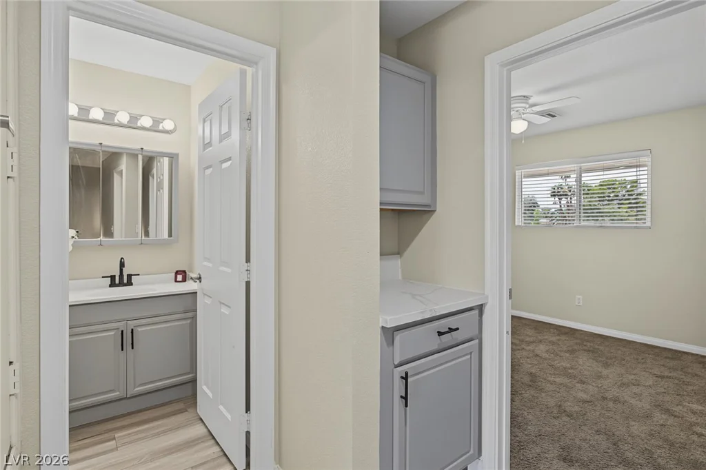 2510 Paradise Village, Las Vegas, NV 89120