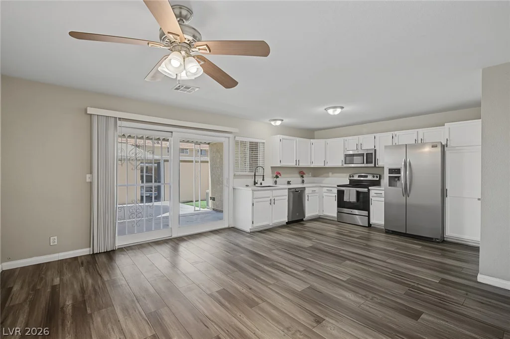 2510 Paradise Village, Las Vegas, NV 89120
