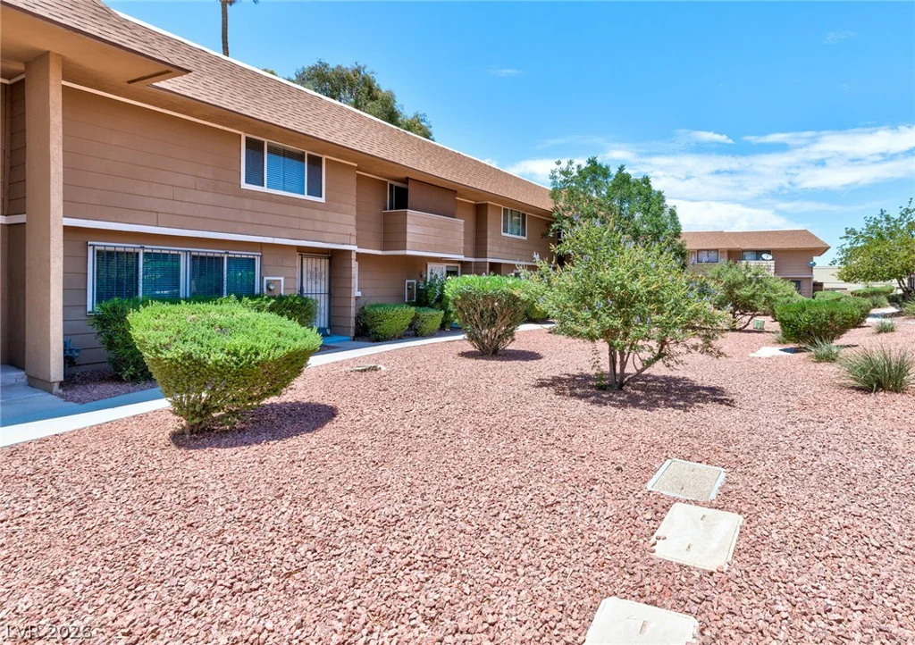 2510 Paradise Village, Las Vegas, NV 89120