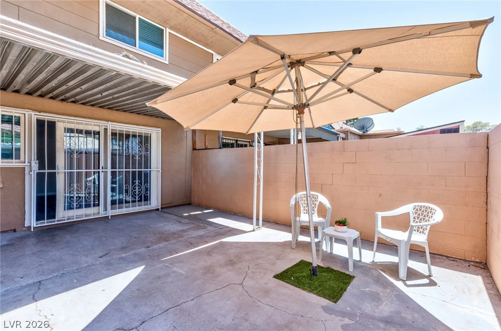 2510 Paradise Village, Las Vegas, NV 89120