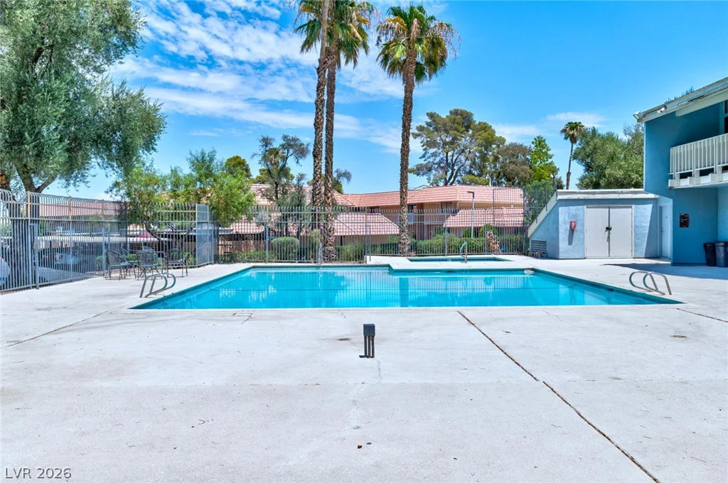 2510 Paradise Village, Las Vegas, NV 89120