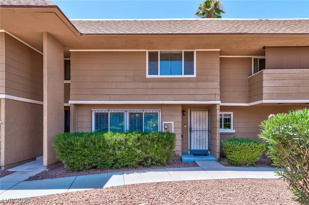 2510 Paradise Village, Las Vegas, NV 89120